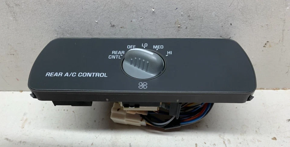 Chevy GMC C/K 1500 2500 1996-1999 OBS Suburban aire acondicionado trasero control de clima Foto 3 de 4