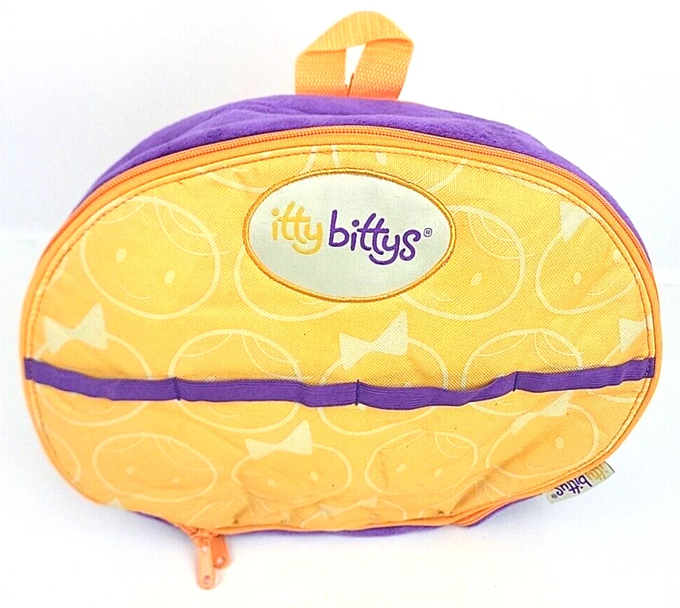 Hallmark Barbie Itty Bitty MODA BARBIE COLECCIONISTA JUEGO CONJUNTO con Estuche Mochila Foto 3 de 4