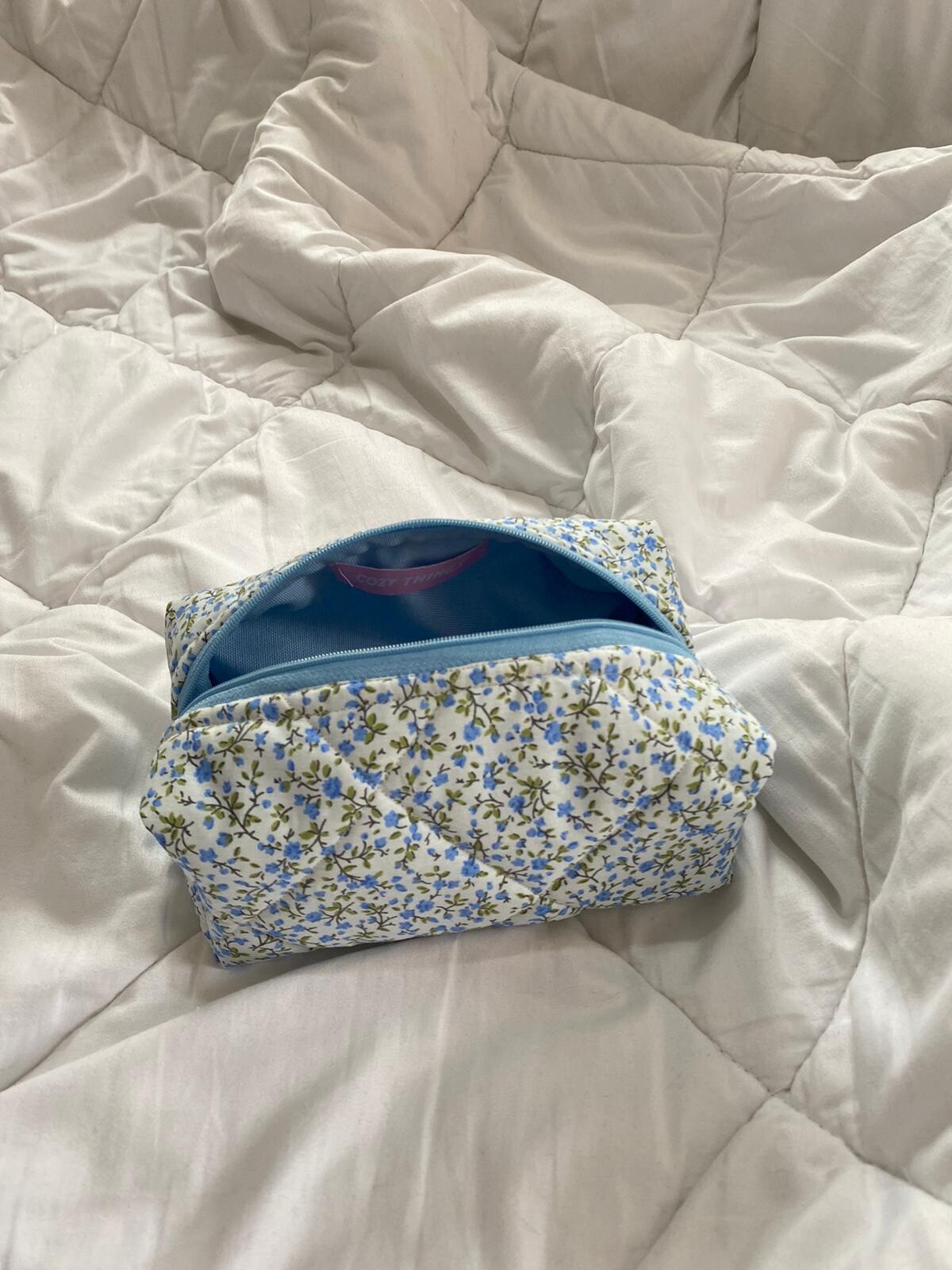 Makeup Bag, Blue Floral Makeup Bag, Toiletry Bag, Cosmetic Bag, Blue Candy Bag-image
