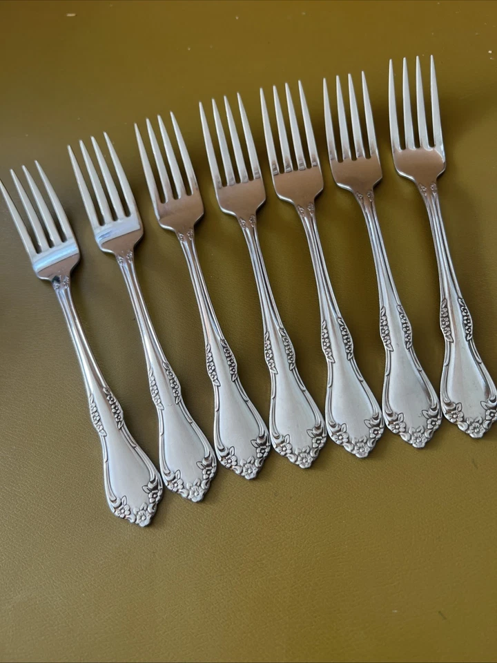 7 Dinner Forks MANSFIELD by Oneida Rogers Deluxe stainless steel flatware - Image 2 of 4