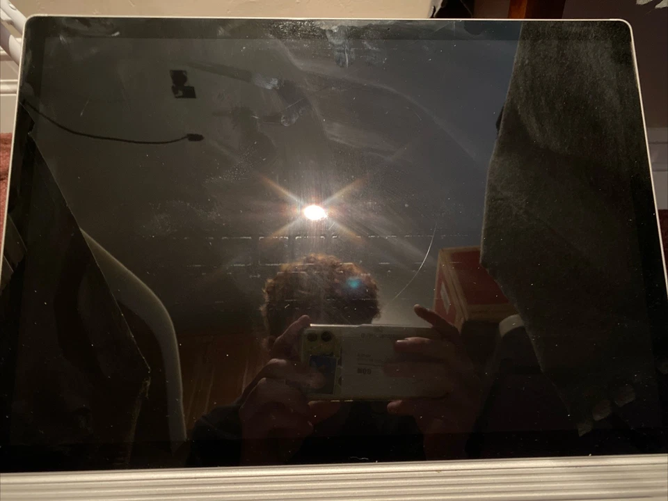 Microsoft Surface Book 2 15" Core i7-8650U 1.90GHz 256GB SSD 16GB RAM GTX 1060 - Imagem 3 de 4