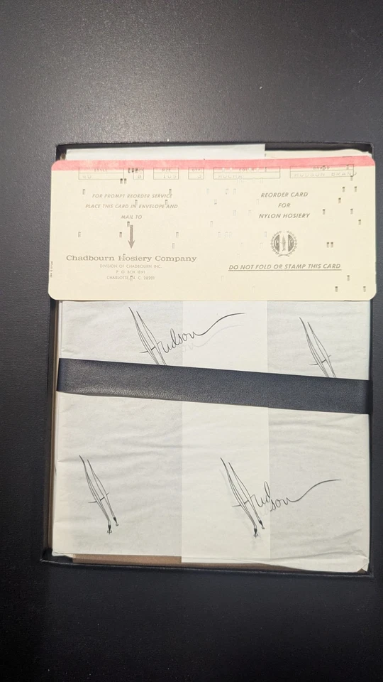 Hudson 40 Seamless Mesh Vintage Stockings - Mocha - 10 1/2 - 3 Pack - Image 3 of 4