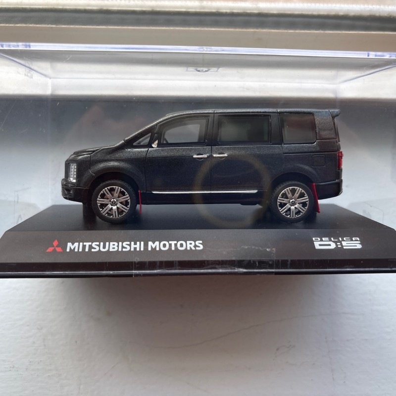 Kyosho 1/43 Mitsubishi Delica D:5 Model Car Dark Grey