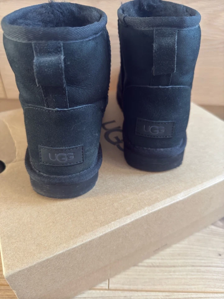 Womens UGG Classic Mini II Boots Black size UK5 EU38 With Box, photo 4 of 5