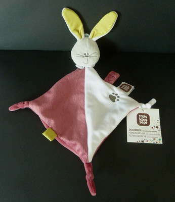 SE. Flaches Kuscheltier HASE Drei Kilo Sept rosa weiß grün grau Aufdruck 100% Neu