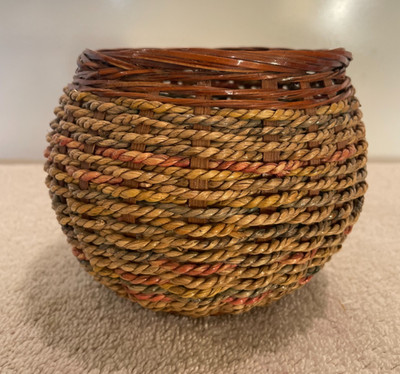 Hand Woven 5.5'' wide x 4'' tall Basket Bowl Coiled Natural
