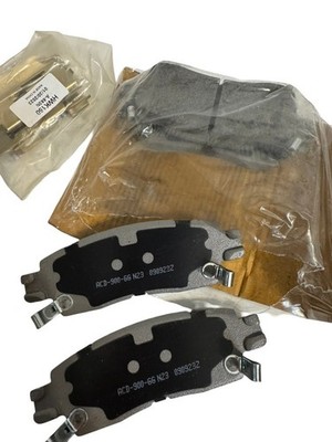 ACDelco Advantage 14D883CHF1 Rear Ceramic Brake Pads w/ Clips GM 19387644