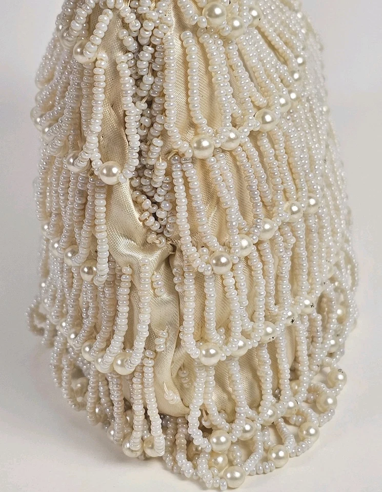 Vintage 1950s Beaded Pearl Satin Purse Handmade in Hong Kong – Gold Chain Clutch - Image 3 of 4