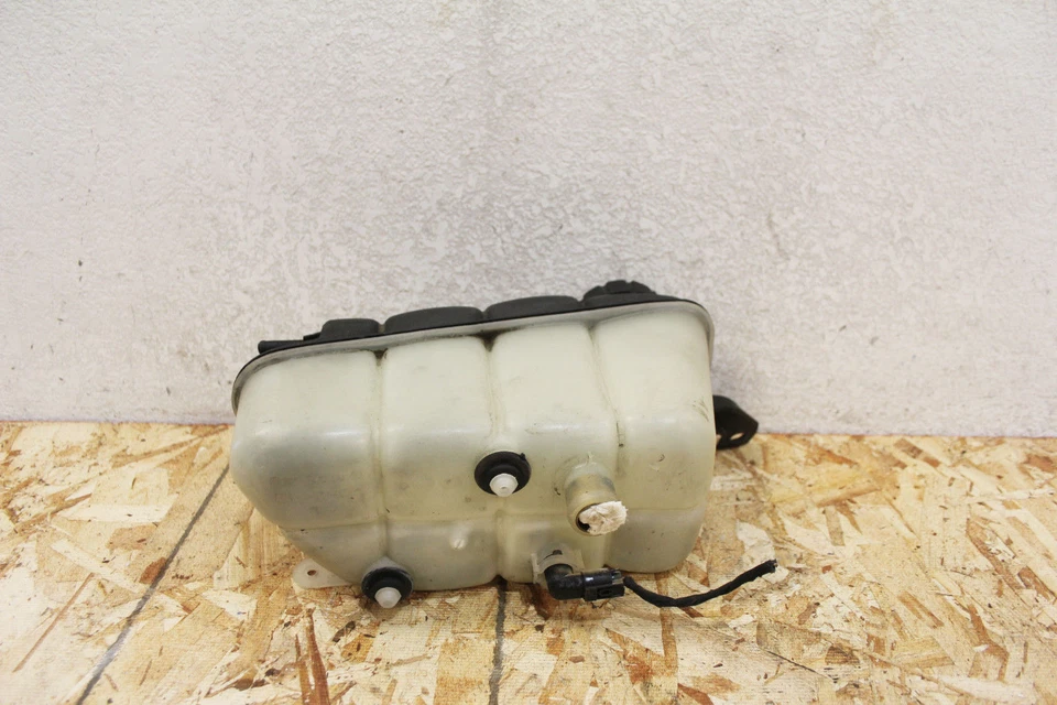 M09139 2000-2006 Mercedes Clase CL Radiador Sobre Flujo Botella Depósito OEM Foto 2 de 4