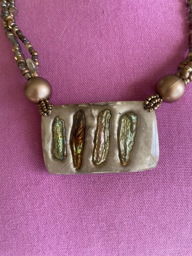 Oceana Handmade Mix of Glass & Acrylic Beads Abalone Pendant Necklace - Picture 2 of 4