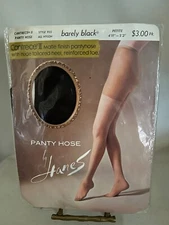 Vintage Hanes Cantrece II Matte Finish Nylon Pantyhose PETITE Barely BLACK