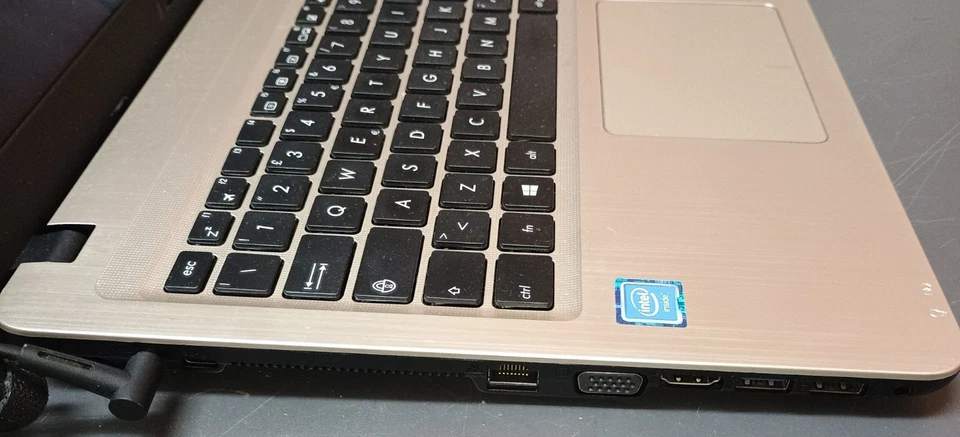 Portatile ASUS X540 4GB RAM DDR3 SSD 256GB BATTERIA PERFETTO WIN 11 USO UFFICIO - Immagine 4 di 4