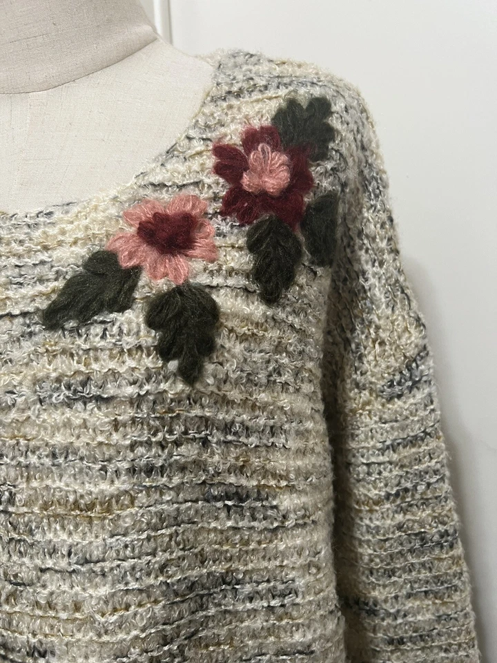 Suéter tejido jaspeado bordado Mystree para mujer talla L Foto 2 de 4