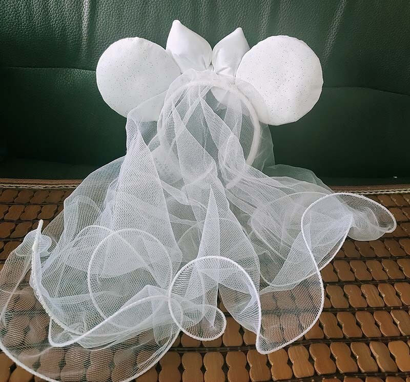 Disney Parks Minnie Mouse Wedding Bridal With Veil Ear  display picture 3