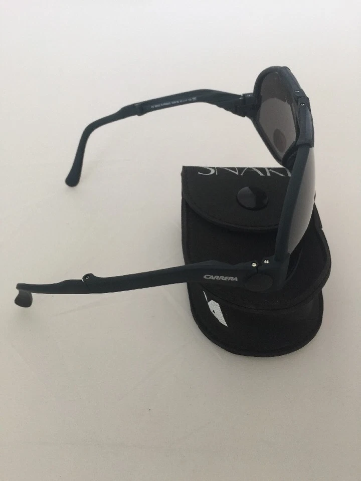 Gafas de sol plegables Carrera vintage mate azul marino mod. 5586 col. 96 Francia Foto 4 de 4
