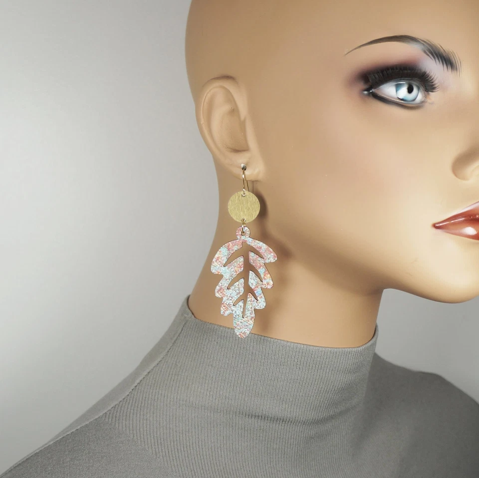 Pendientes Boho Rústicos Multicolor Hoja de Madera y Oro, Alambres para Orejas de Oro 18K Foto 2 de 4