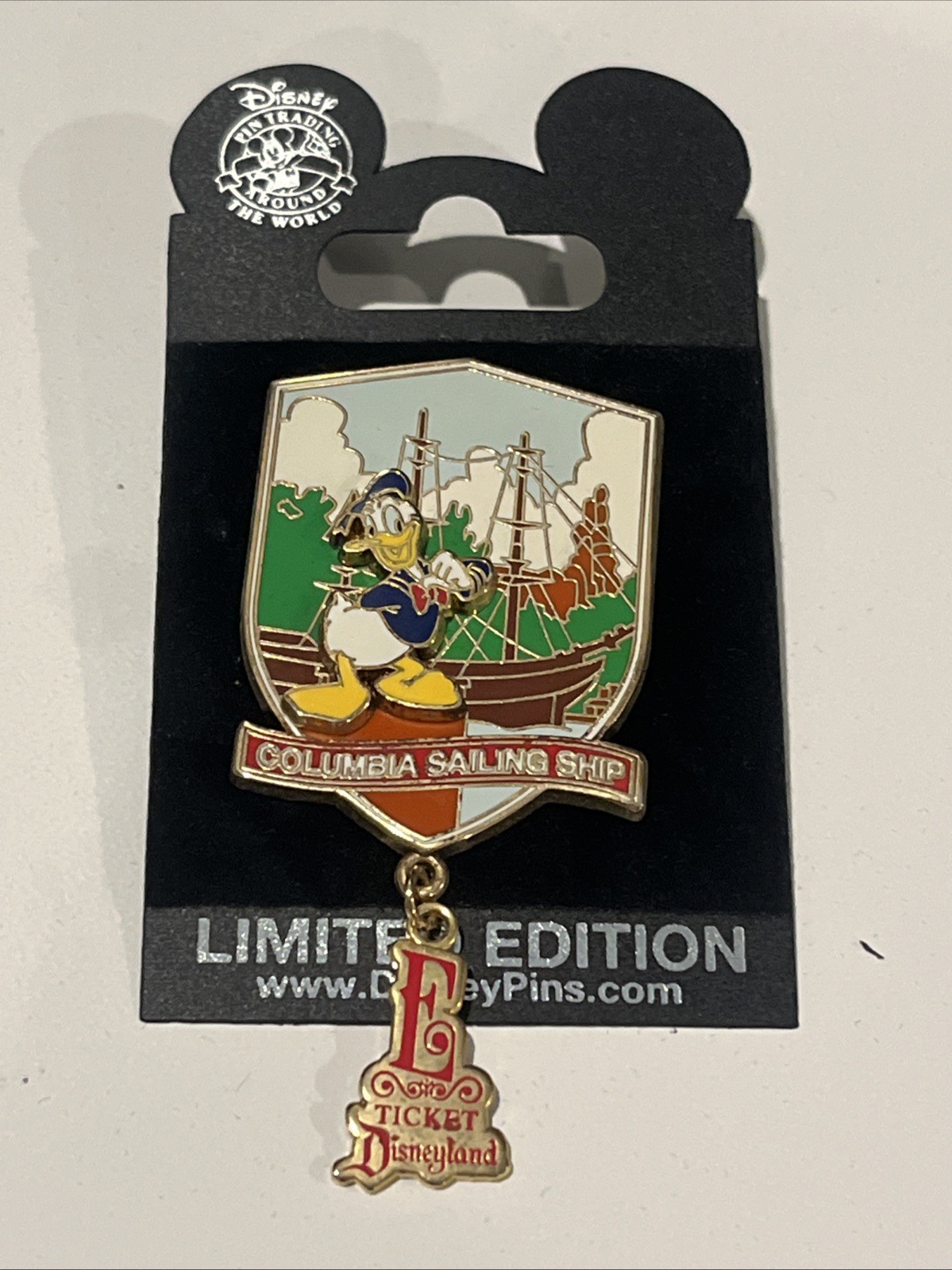 Disney Pin Trading Pin Donald Duck LE1500 LE 1500 New On Card MINT v45