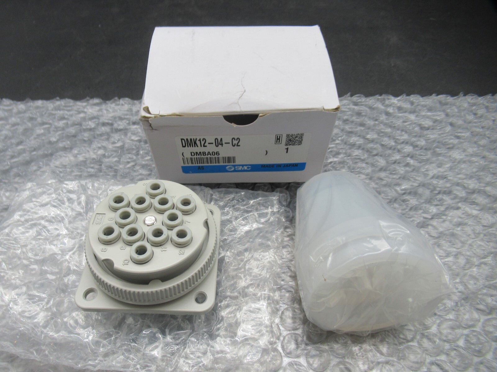 SMC DMK12-04-C2 Multi-Connector with Two Covers (FREE SHIPPING)