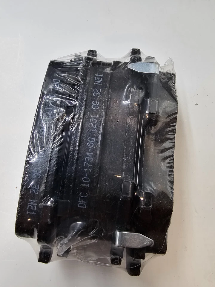 R1Concepts Disc Brake Pad Ceramic Brake Pads 1310-1734-00 For Chrysler Jeep - Image 4 of 4