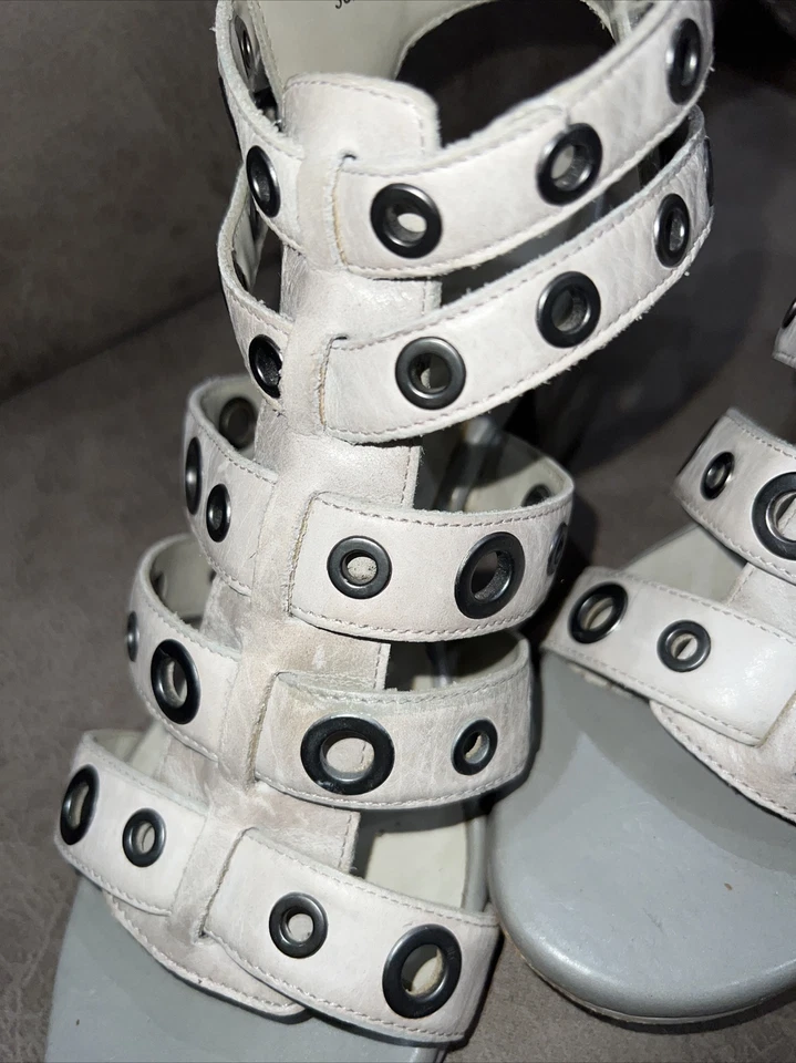 Luxury Rebel Mandy Womens Gray Studded  Ankle Strap Block Heel Size 38.5 Euro - Image 4 of 4