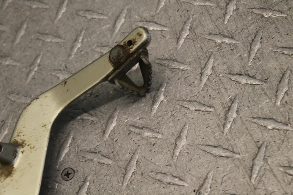 Yamaha YZ400F 1998 juego trasero derecho pedal freno Foto 2 de 4