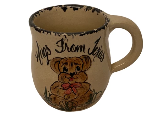 Yesteryears Hand Turned Hugs From Texas 12 oz Glazed Coffee Cup Marshall Texas