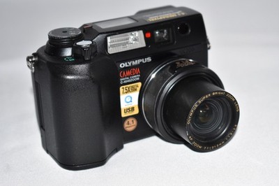 Olympus Camedia 4.1MP C-4040ZOOM Digital Camera - 3x Optical, 2.5x Digital Zoom