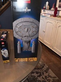 Star Trek Enterprise -S Lego with Type 15 Shuttlecraft NIB