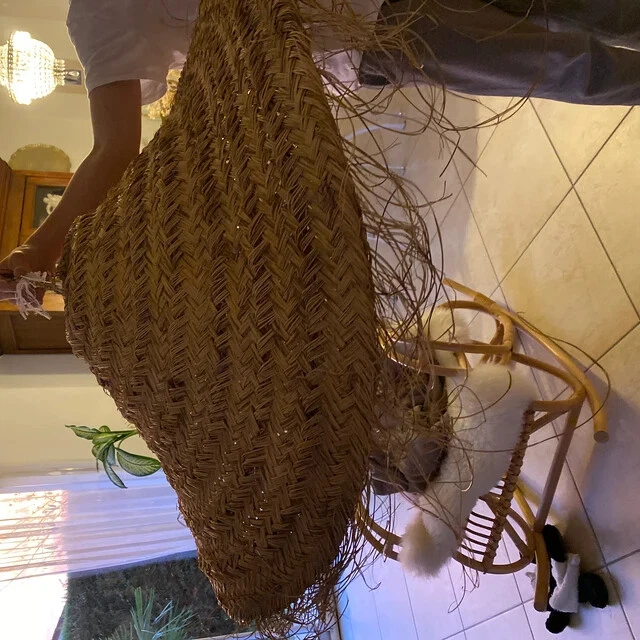 Forma de suspensión sombrilla en paja doum fibras naturales trenzadas - Lámparas marroquíes Foto 4 de 4