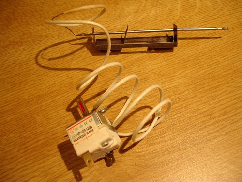 PKM BACKOFENTHERMOSTAT aus BICA GKRU IX4 m. HALTERUNG