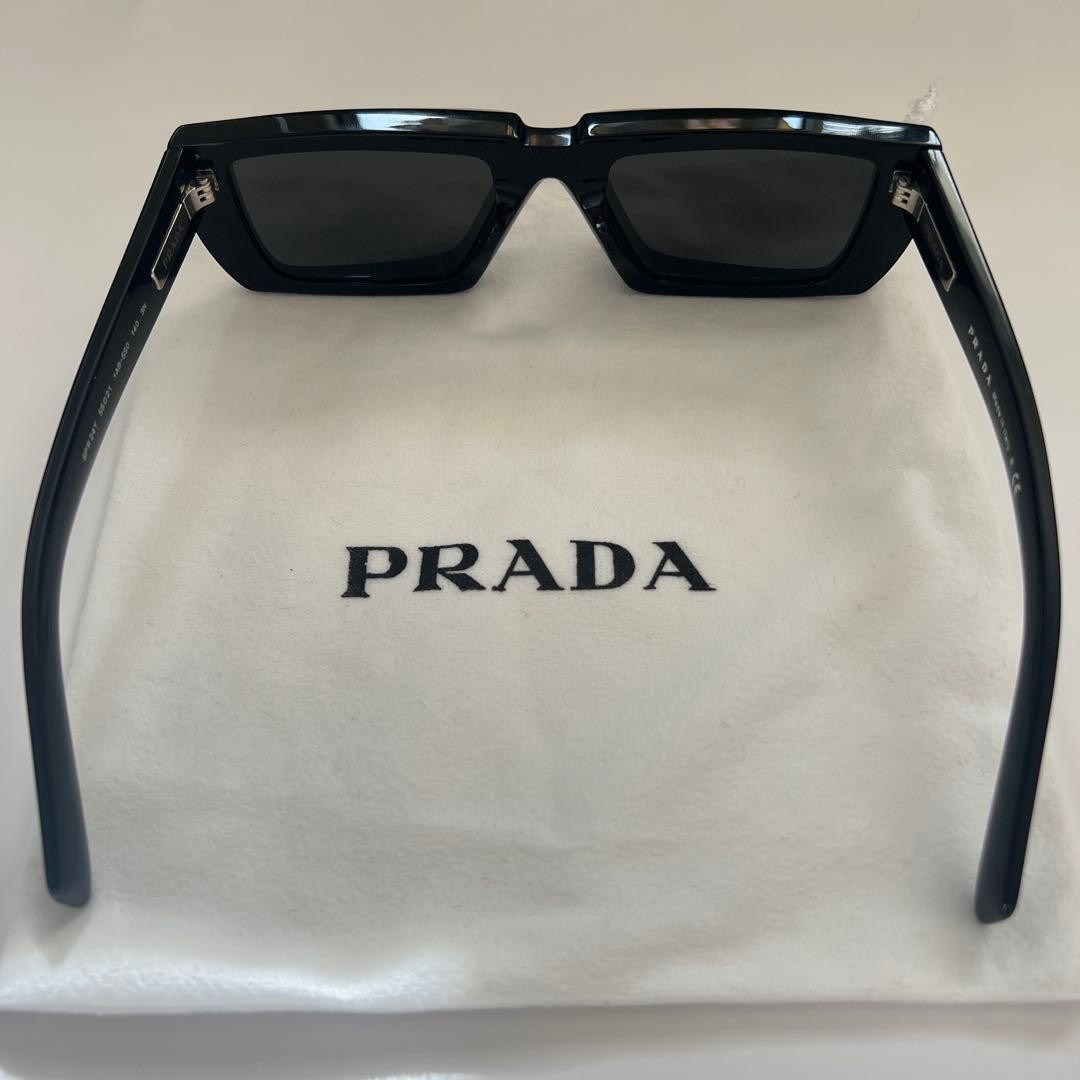 PRADA Sunglasses Black 2022 Used with Case & Certificate thumbnail 4