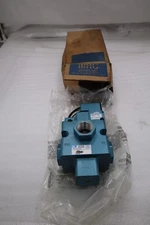 NEW IN BOX MAC VALVES INC 57D-12-612AA / 57D12612AA STOCK H1037