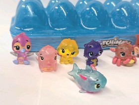 Hatchimals CollEGGtibles 12 Figures in Blue Carton Assorted Figure Spin Master