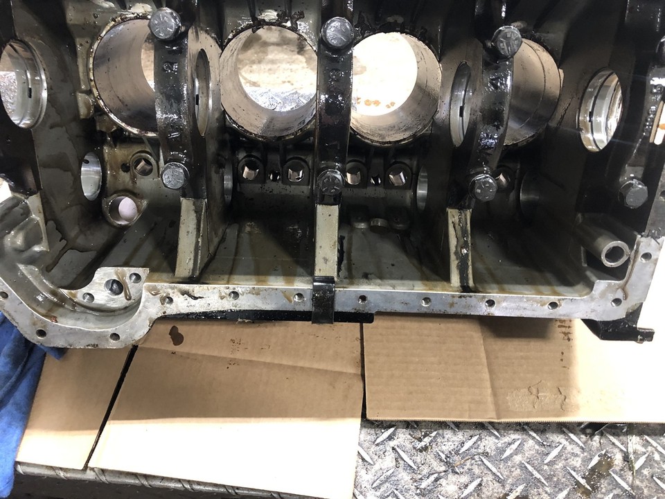 MerCruiser 3.7 L 470 190 HP Marine Boat Engine bottom engine block case ...