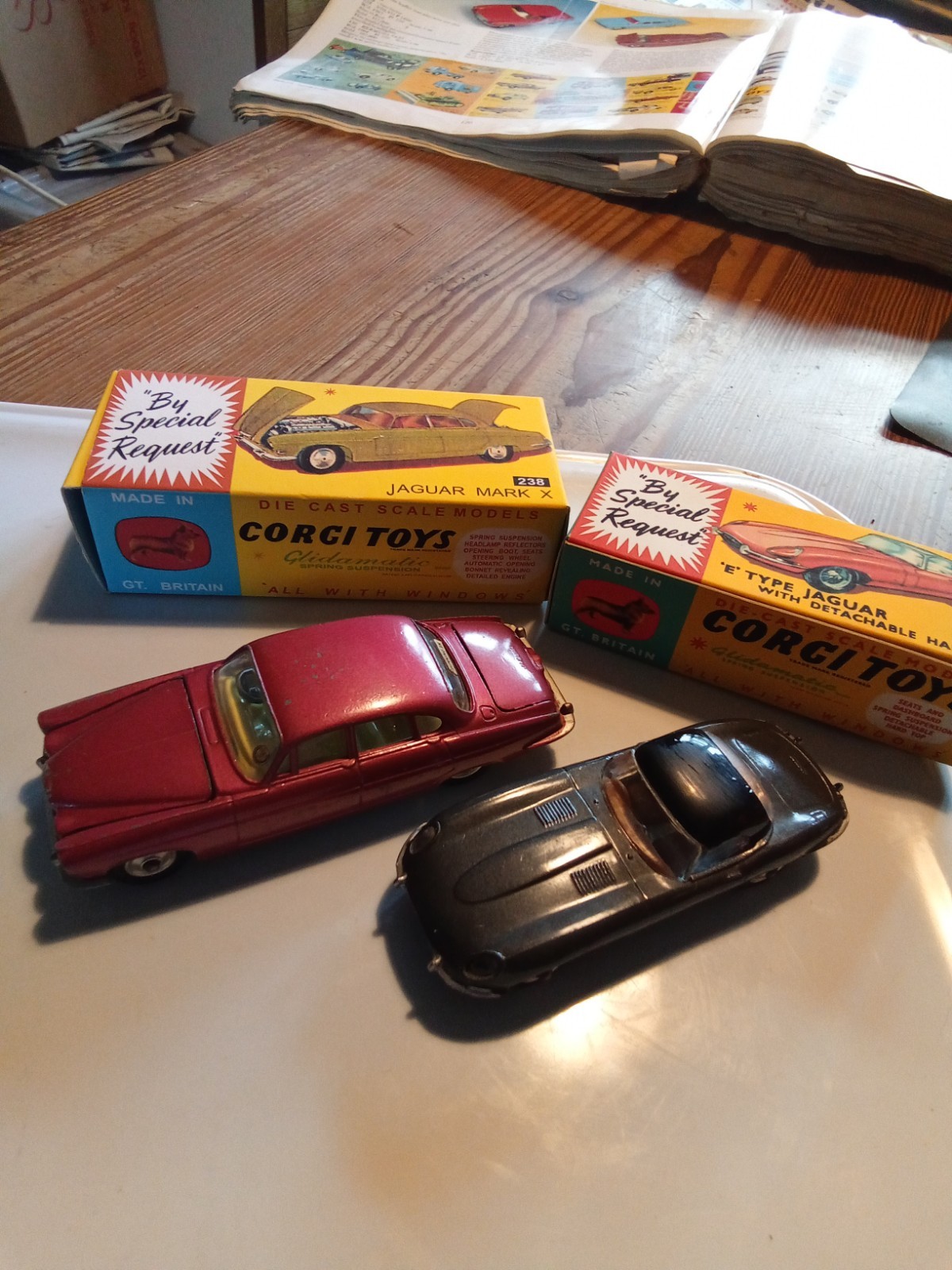 Corgi 307, Jaguar E type - Free Price Guide & Review