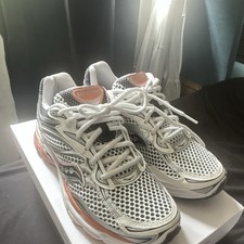 Saucony ProGrid Omni 9 Men s Athletic Sneaker Low Top Lace-Up Mesh Silver/Orange