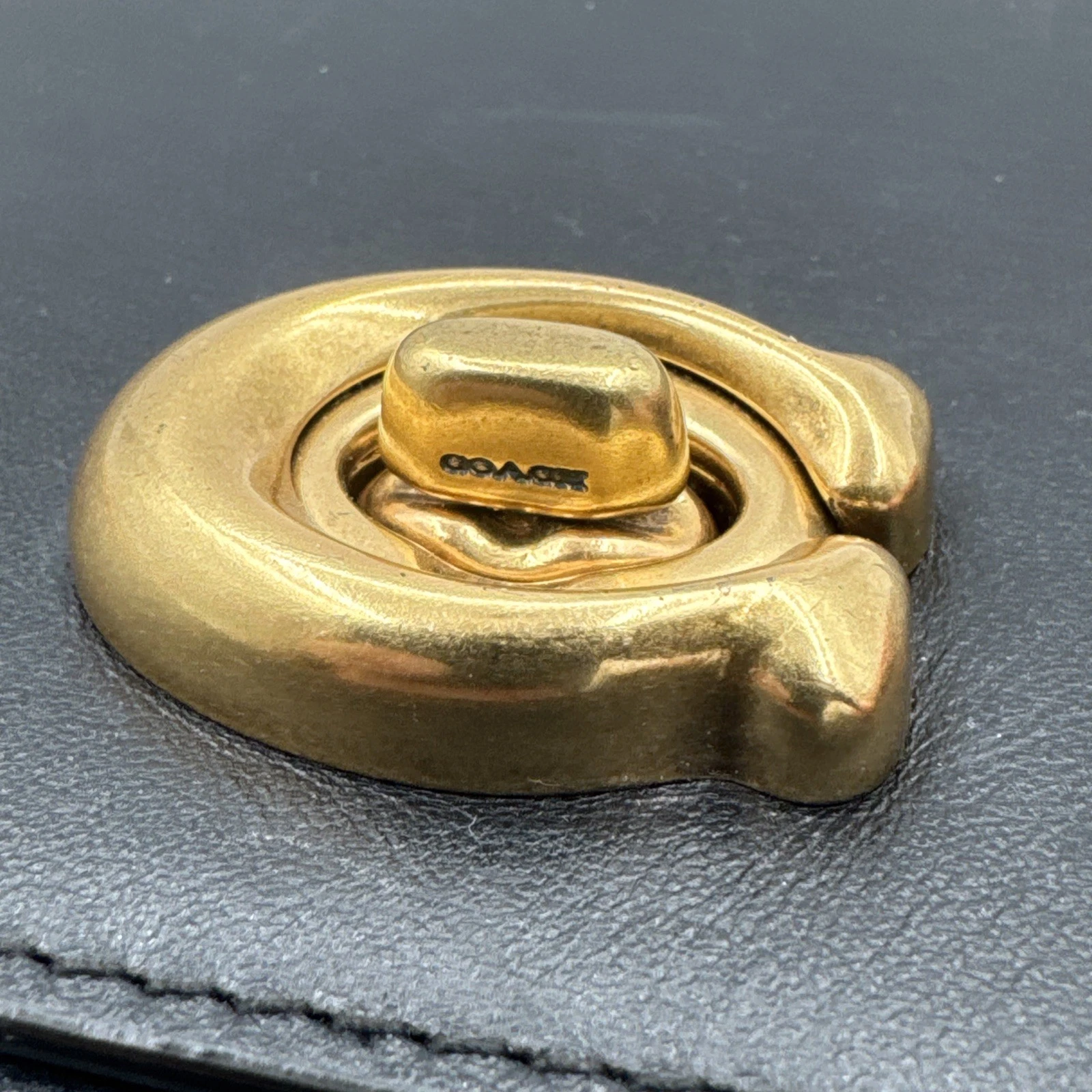 Catena tracolla frizione Coach 43022 Turnlock NERA pelle liscia