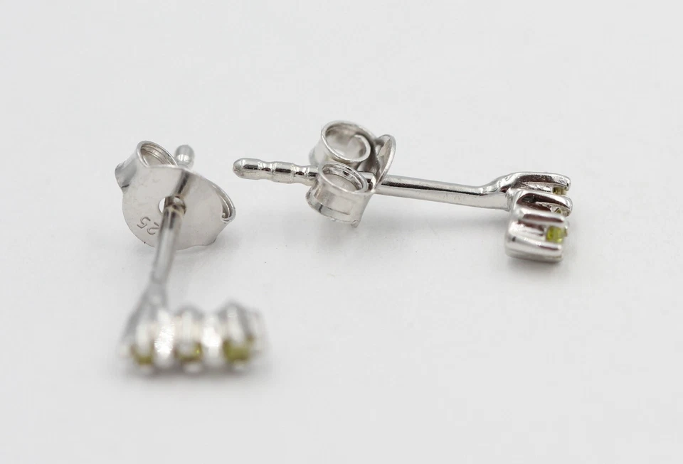 Eleganti Orecchini In Diamante Giallo Da 0,05 Carati In Argento 925 - Immagine 4 di 4