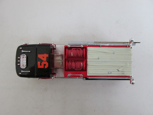Corgi US50803 Chicago Fire Department Series Seagrave J Engine 1:50 scale. Boxed - Picture 14 of 16
