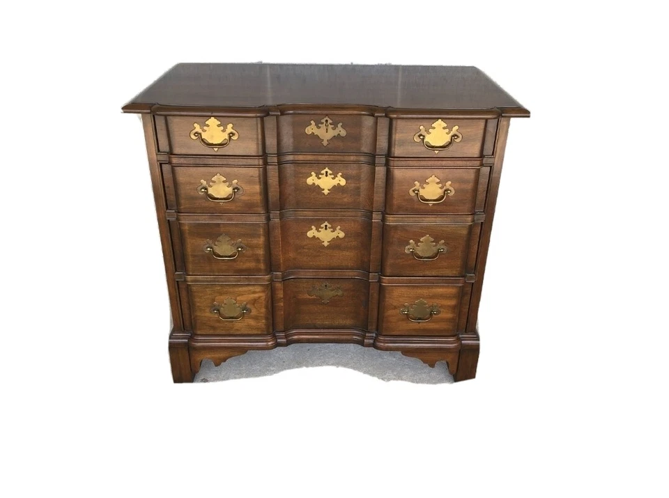 Cofre delantero bloque cerezo estilo Chippendale casa tradicional de Pennsylvania Foto 3 de 4