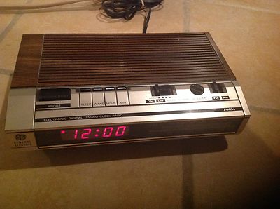 General Electric Model Electronic Digital FM/AM Alarm