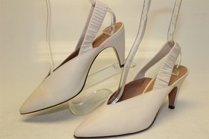 slingback pumps with elastic strap