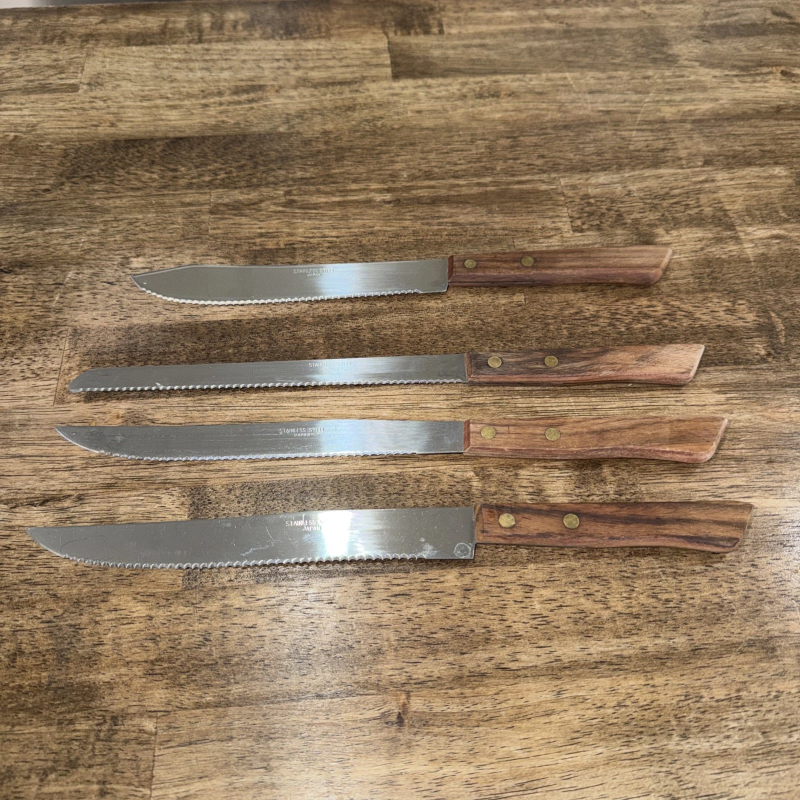 Stainless Steel Japan Steak Knife Serrated 8-Inch Blade Wood Handle 4 Piece Set