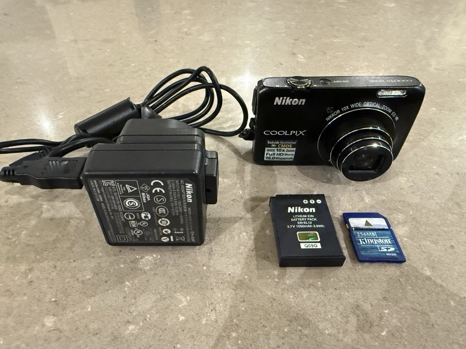 Nikon COOLPIX S6300, photo 1 of 5