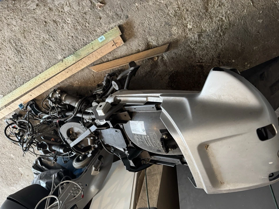 BMW R 1100 RT Unfall Schlachtfest In Teilen ohne Rahmen und Motor - Bild 2 von 4