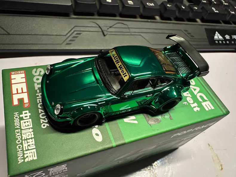 CHASE Pop Race HEC 1/64 Porsche 930 RWB Green Chrome Diecast