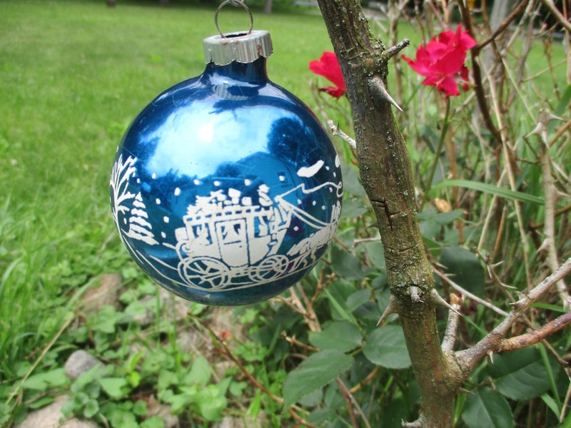 Vintage Mercury Glass Horse Drawn Carriage Stencil Ornament Shiny Brite Blue