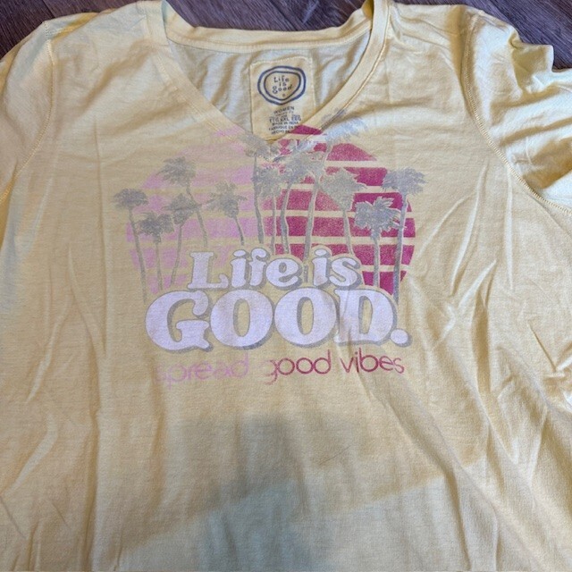 Life is Good Distressed Tropical Beach Palm Classic Fit VNeck Tshirt