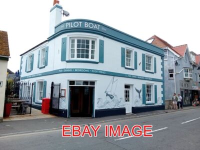 FOTO DAS LOTSENBOOT HOTEL LYME REGIS DORSET 27. JULI 2023. GEBAUT 1844.  WENN TH