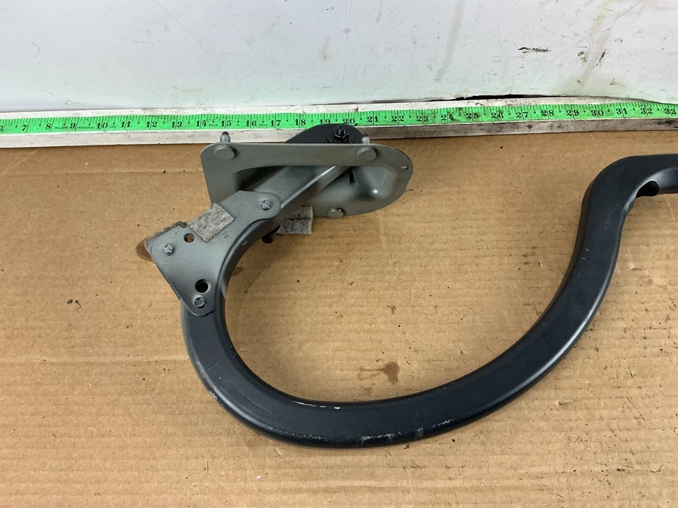 BMW 535i xDrive 2011-2016 trasero derecho maletero tapa bisagra soporte 7204238 OEM Foto 2 de 4